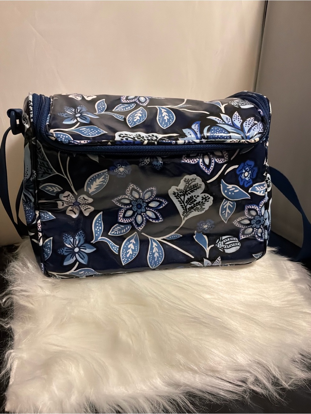Vera Bradley Navy and Light Blue Floral Lunch Bag